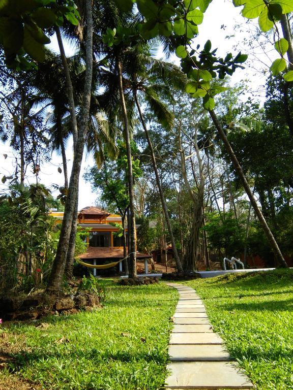 Отель Botanique Goa Ассагао Экстерьер фото